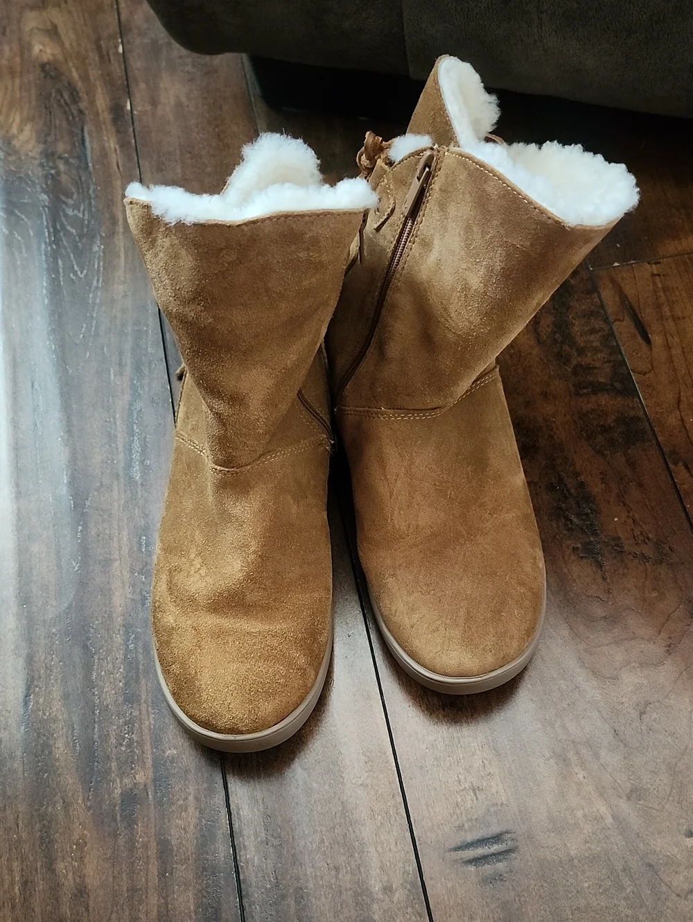 Ugh Koolaburra Size 9 Women's Suede Shearling Lined Winter Boots - Tan